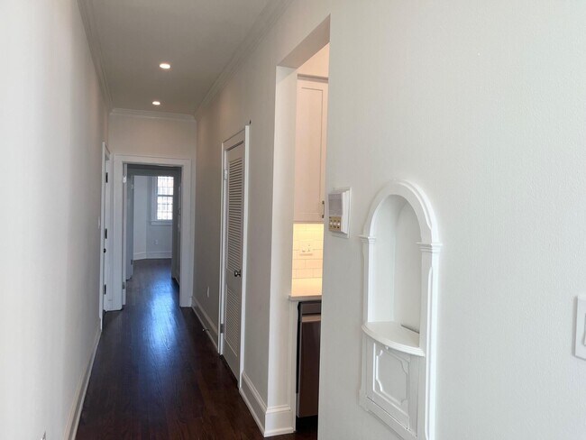 Building Photo - 1228 E Juneau Ave