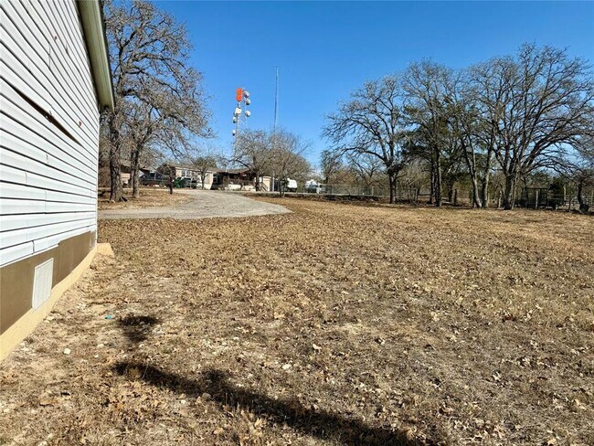 Building Photo - 107 Shady Oaks Dr