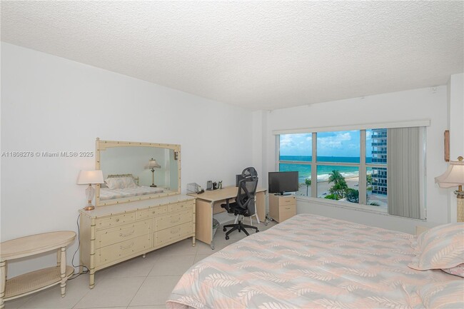 Building Photo - 3550 Galt Ocean Dr