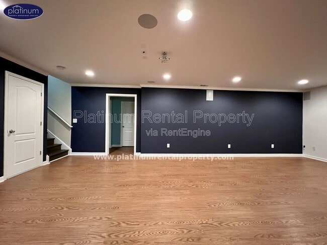 Building Photo - 3080 Whitfield Ave