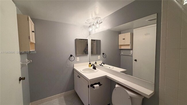 Building Photo - 530 S Park Rd