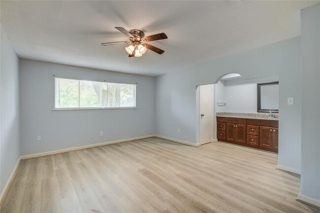 Building Photo - 11427 Newbrook Dr