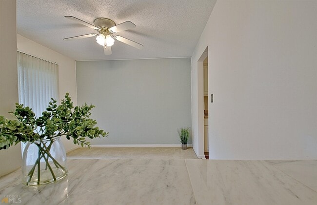 Building Photo - 72 Cobblestone Creek