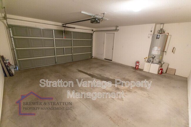 Building Photo - 2554 E Megan St