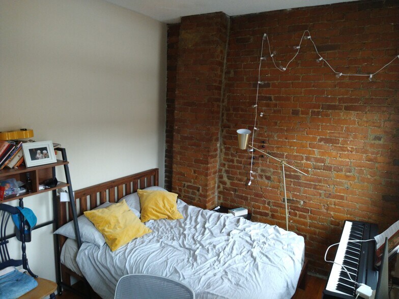 Building Photo - 894 Huntington Ave