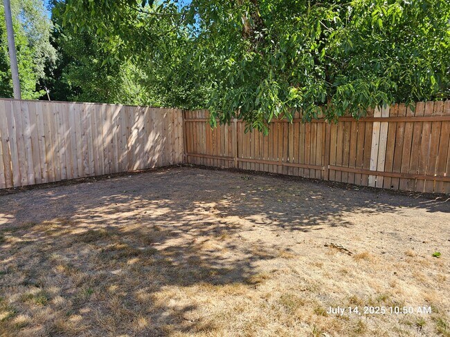 Building Photo - 408-410 SW Elmwood Ave