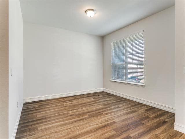 Building Photo - 3137 Lakespring Vis