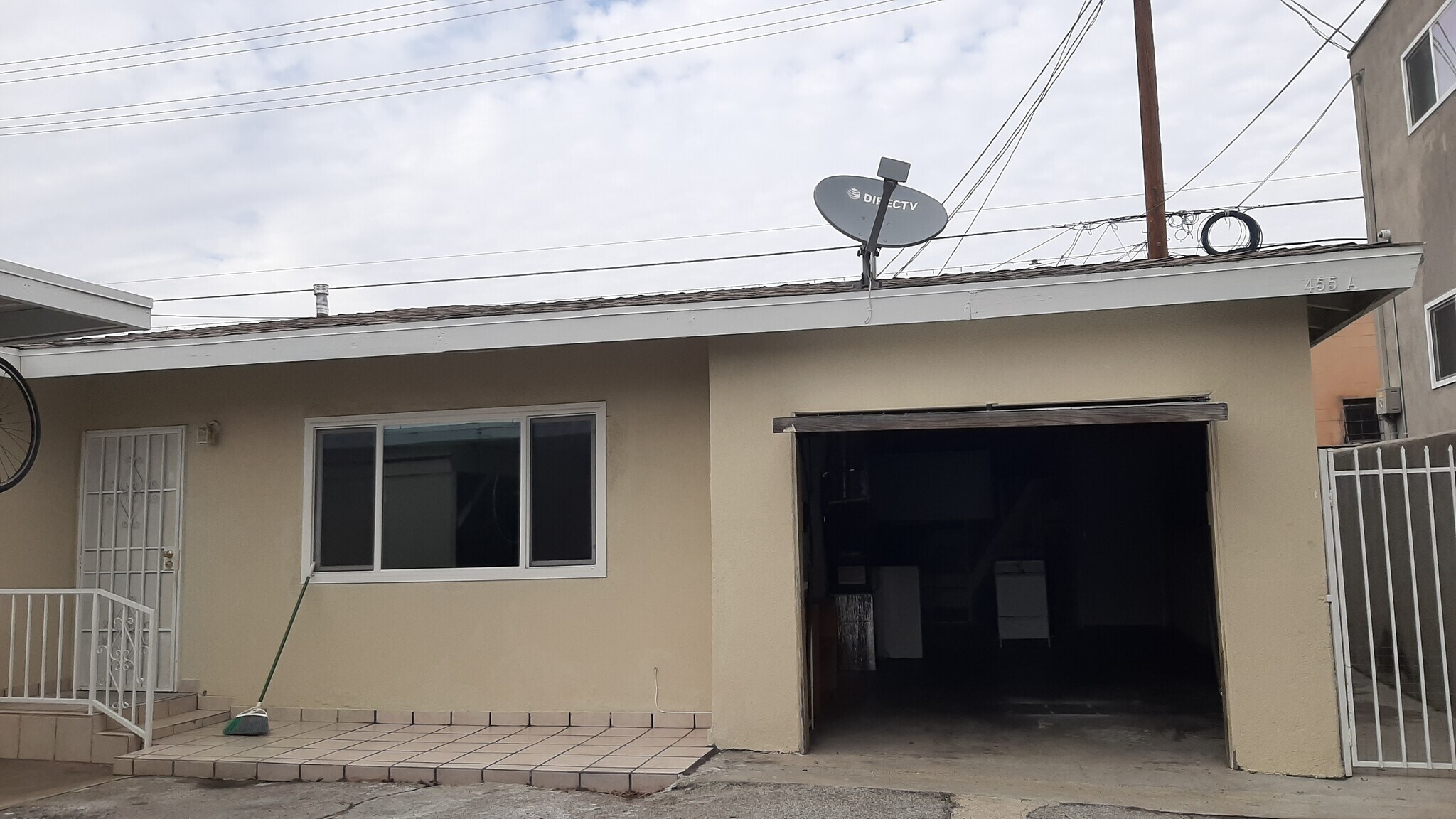 Building Photo - 455 W Elk Ave