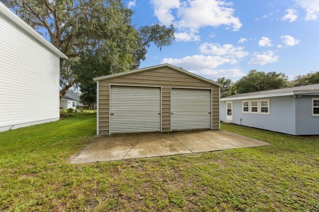 Building Photo - Renovated 3/2 on Amelia Island’s South End + HUGE Garage