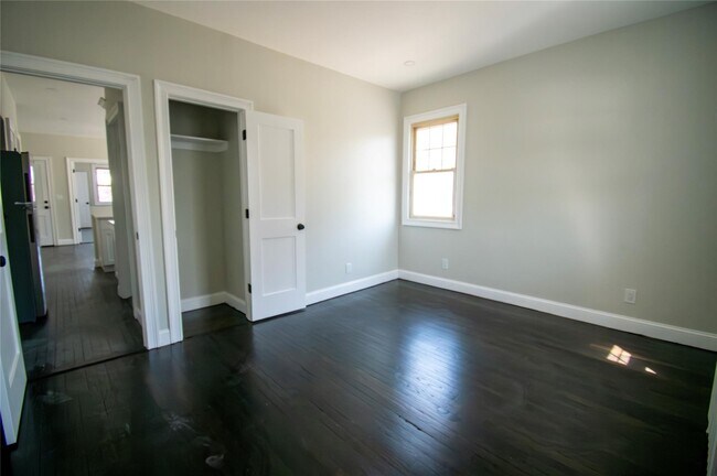 Building Photo - 840 Seaman Ave