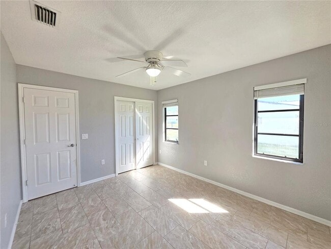 Building Photo - 920 Tanager Rd