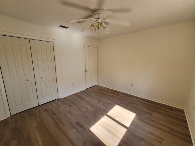 Building Photo - Cypress Lake S/D home in Lake Park