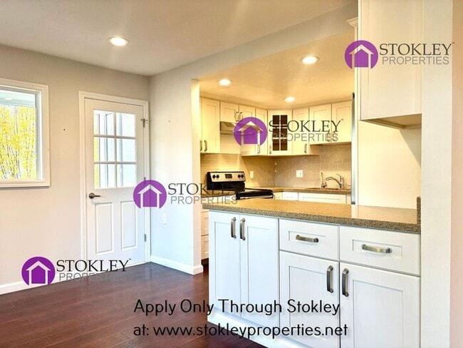 Building Photo - 1200 Singingwood Ct