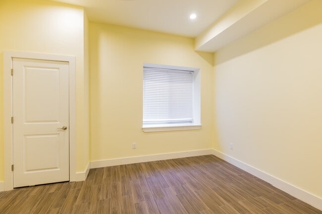 Building Photo - 1541 Ogden St