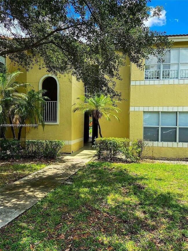 Building Photo - 13090 Vista Isles Dr