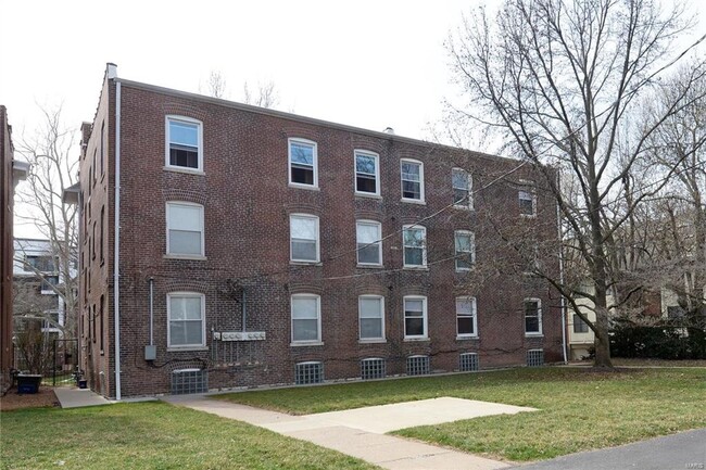 Building Photo - 5561 Waterman Blvd