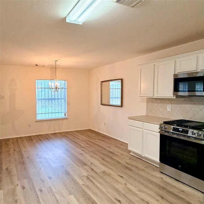 Building Photo - 15627 Haleys Landing Ln