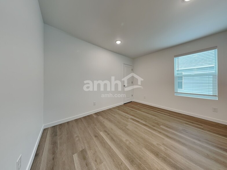 Building Photo - 5304 Turnstone St SE