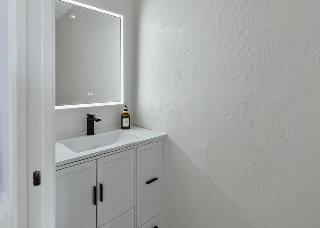 Building Photo - 348 Eagleton Golf Dr