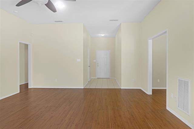 Building Photo - 3807 Woodside Dr