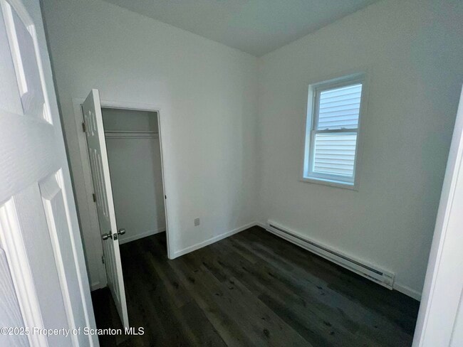Building Photo - 337 S Hyde Park Ave