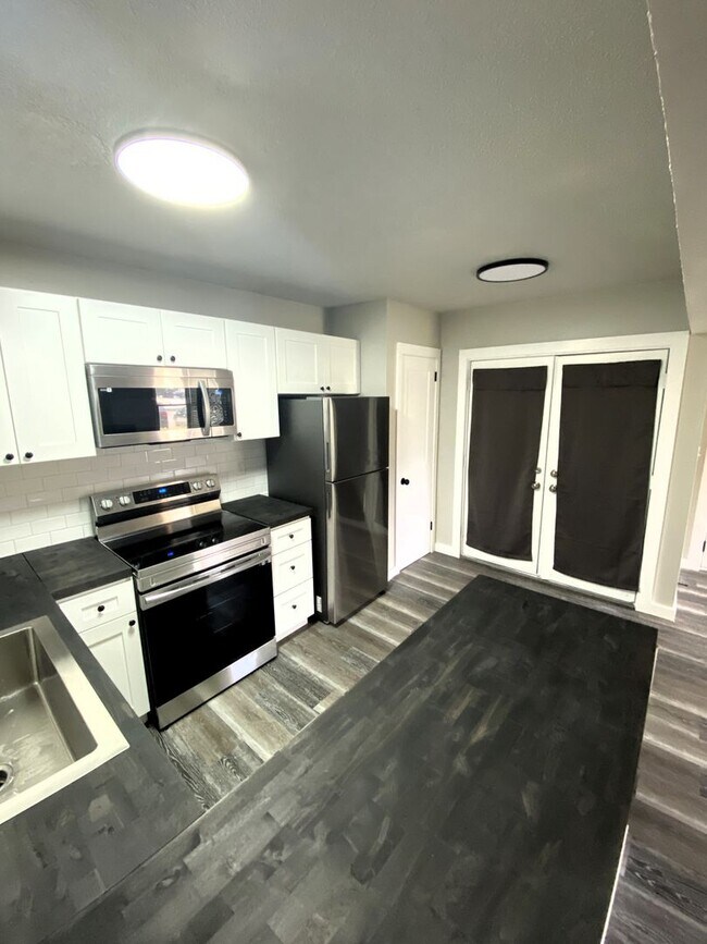 Building Photo - Available for Immediate Move-in!!!