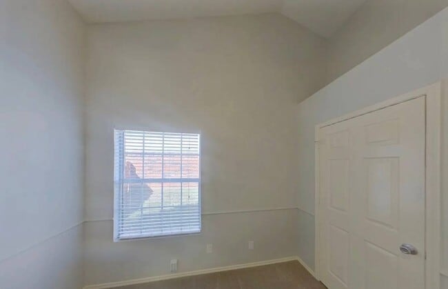 Building Photo - 2604 Country Creek Ln