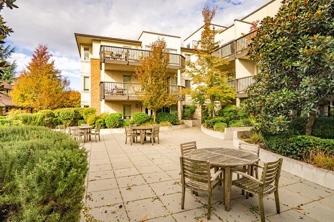 Building Photo - John Court - 2 bedrooms