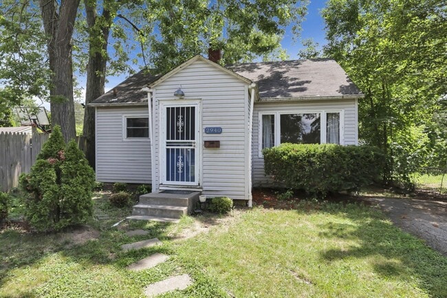 Building Photo - 2940 Hiawatha St
