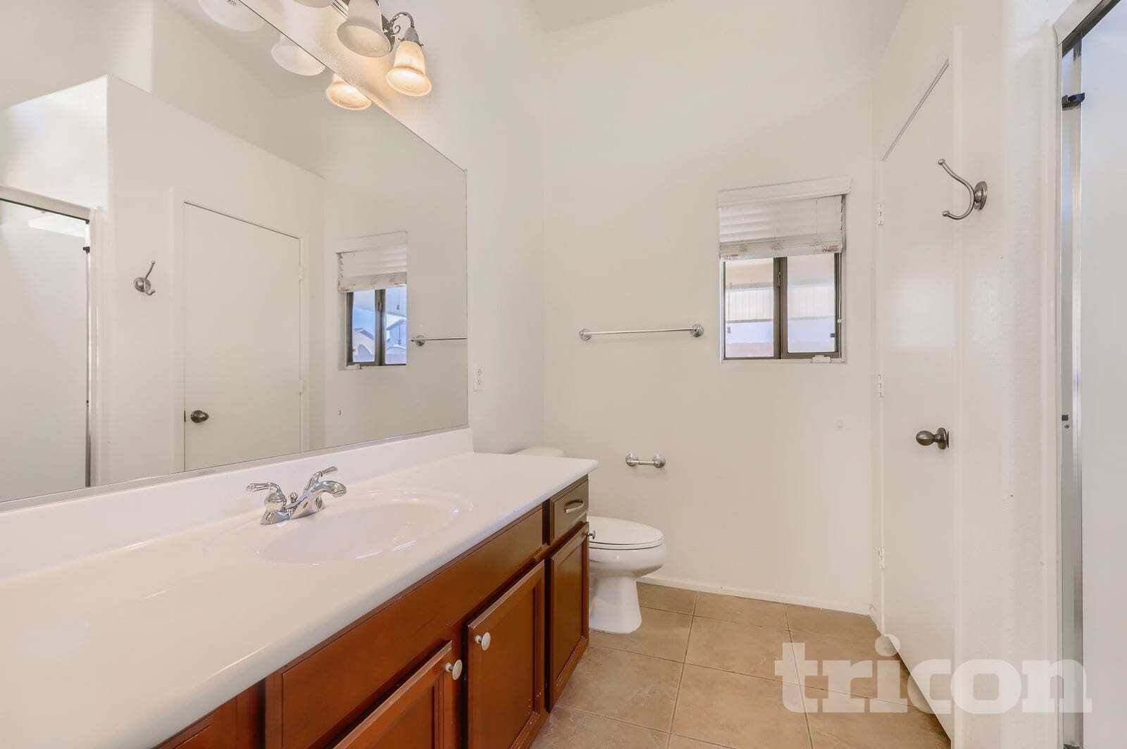 Building Photo - 7806 S 47th Ln