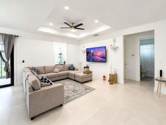 Building Photo - Modern 3-Bedroom Rental on 1.59 Acres in Golden Gate Estates