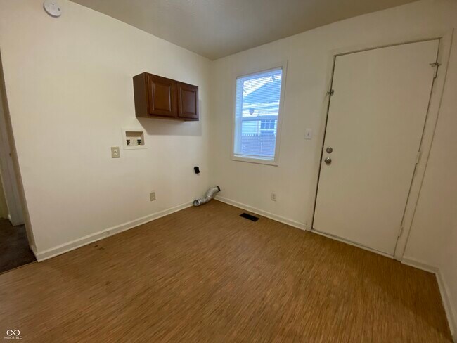 Building Photo - 1611 S Randolph St