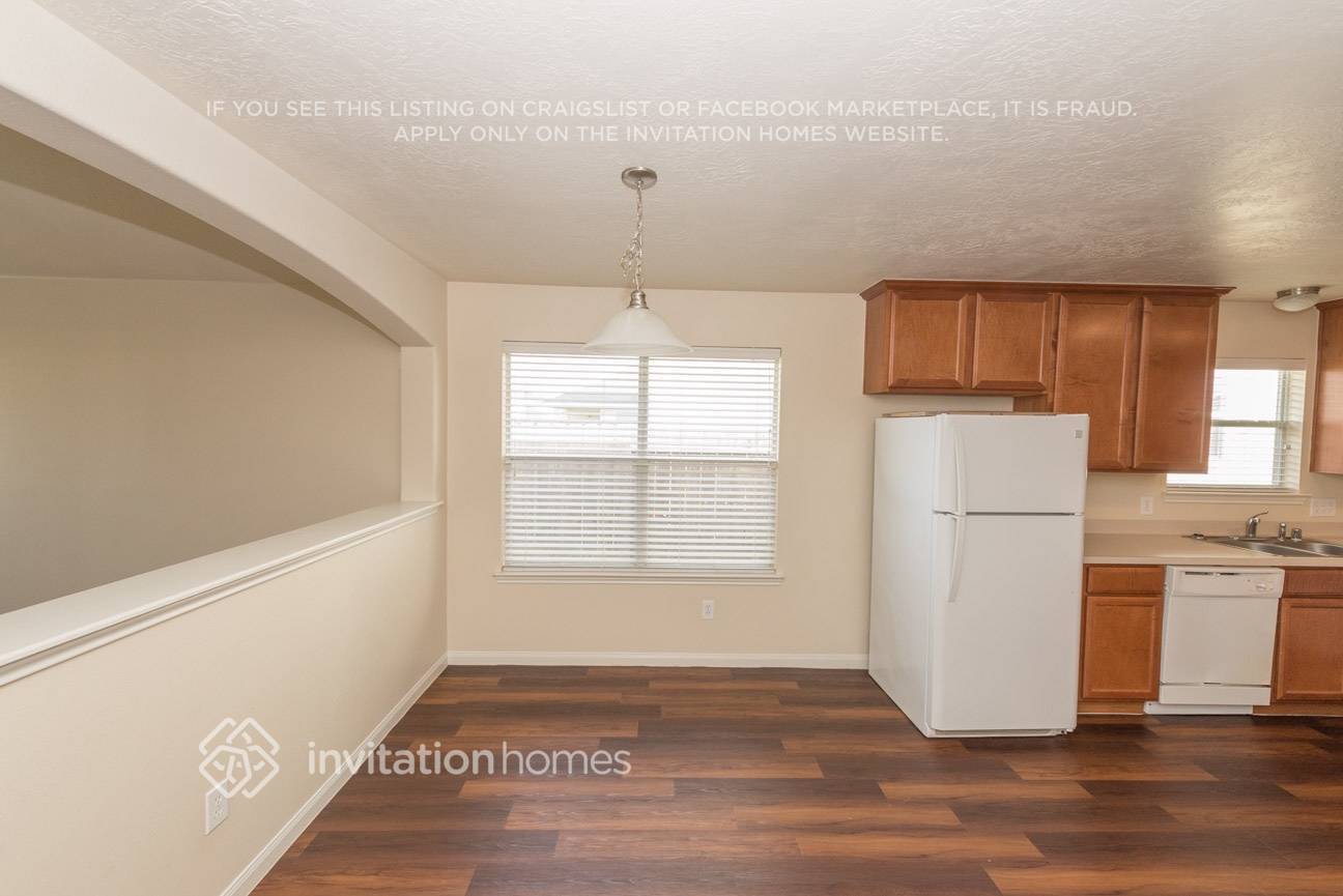 Building Photo - 8583 Chaletford Dr