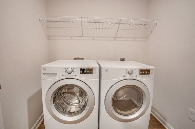 Building Photo - Move In for the Holidays! Heated Saltwater Pool & Tropical Backyard –$500 OFF First Month + Milit...