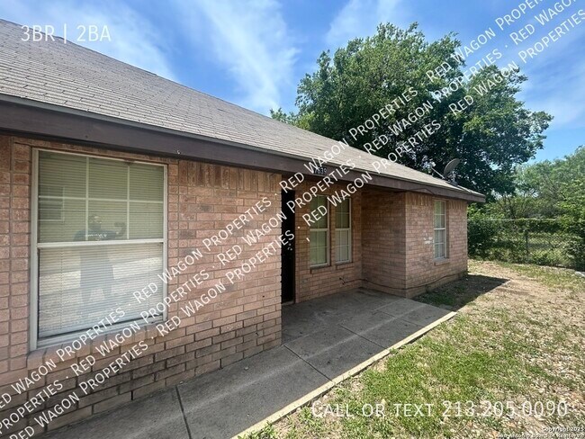Building Photo - 7639 Windsor Oaks