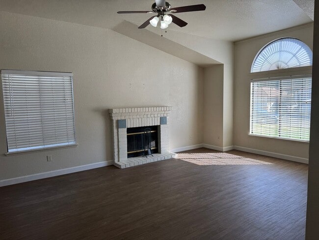Building Photo - 8160 Clarion Cir