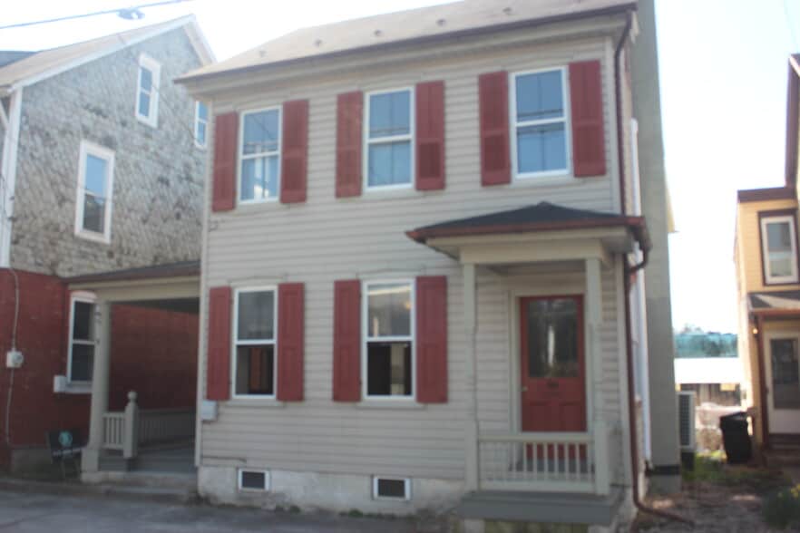 Front of house - 66 Front St