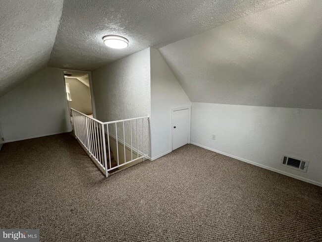 Building Photo - 5626 Tremont Dr