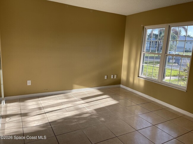 Building Photo - 1495 Malibu Cir NE