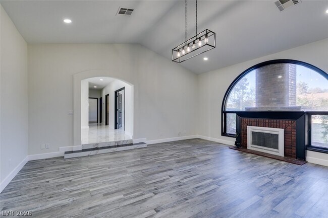 Building Photo - 7040 Obannon Drive