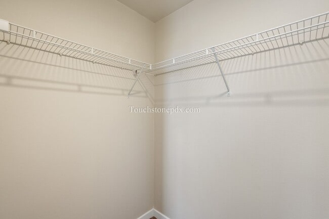 Building Photo - Contemporary 2 BD | 1.5 BA Apartment in The Heart of Northeast Portland