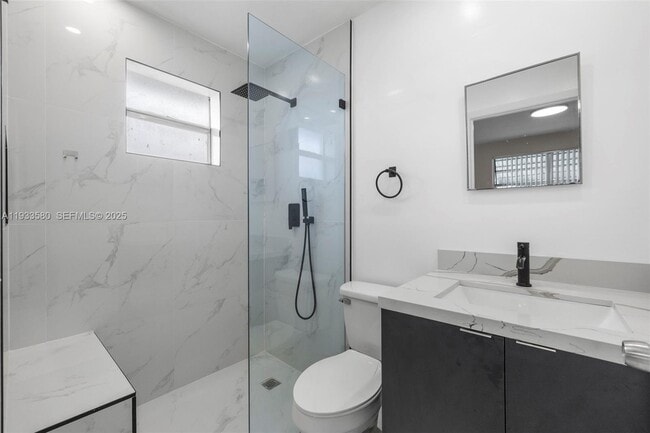 Building Photo - 85 W 24th St