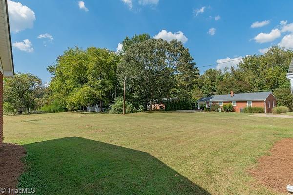 Building Photo - 206 Abbotts Ave