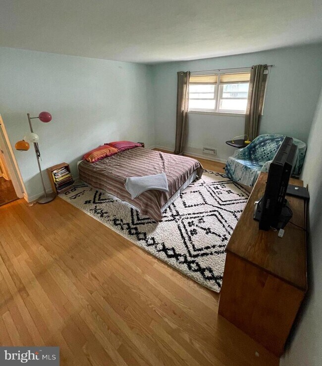 Building Photo - 107 Oak Terrace