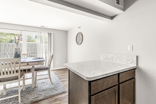 Building Photo - Harbour Pointe