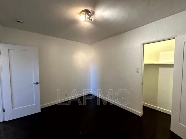 Building Photo - 5036 Ladd Ave