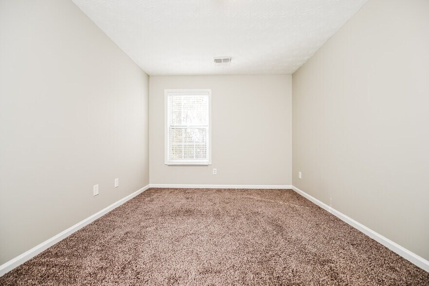 Building Photo - 251 Winthrop Ln