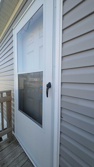 Building Photo - 9383 Evergreen Dr