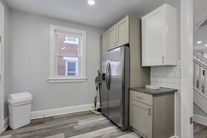 Building Photo - 1376 N 4th St