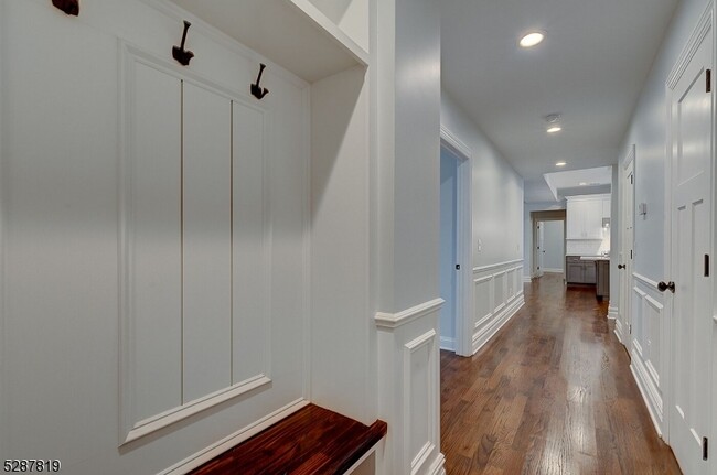 Building Photo - 38 Forest St
